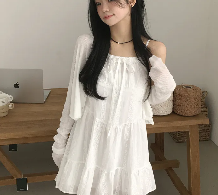 러블리무드, 포레스트 여리핏 리본 레이스 셔링 펀칭 플레어 캉캉 나시 화이트 미니원피스